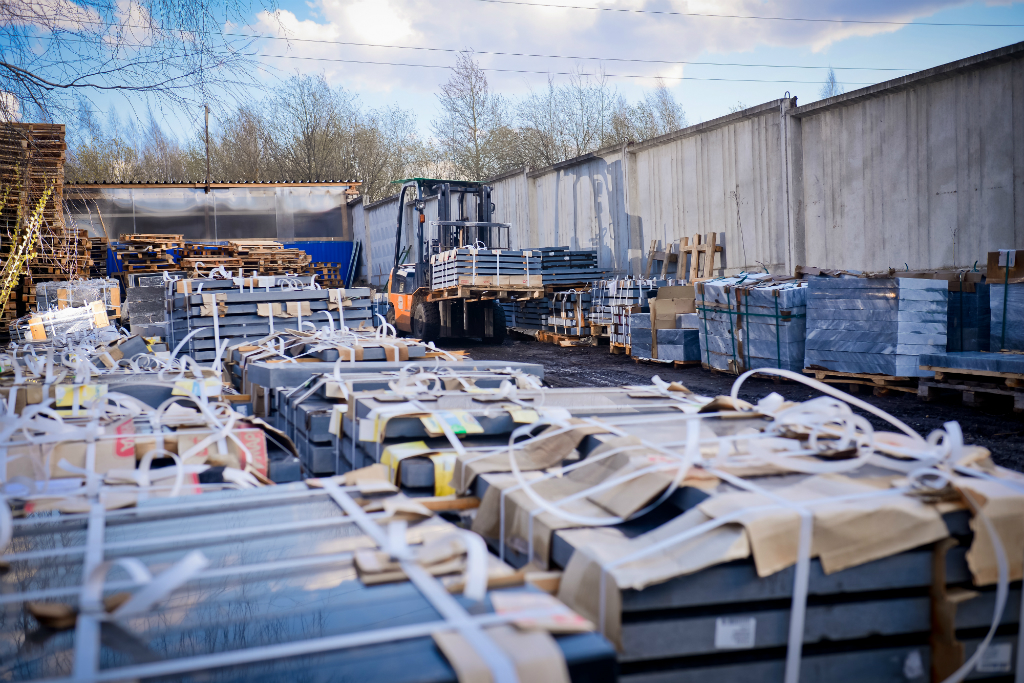 Продажа памятников оптом по России